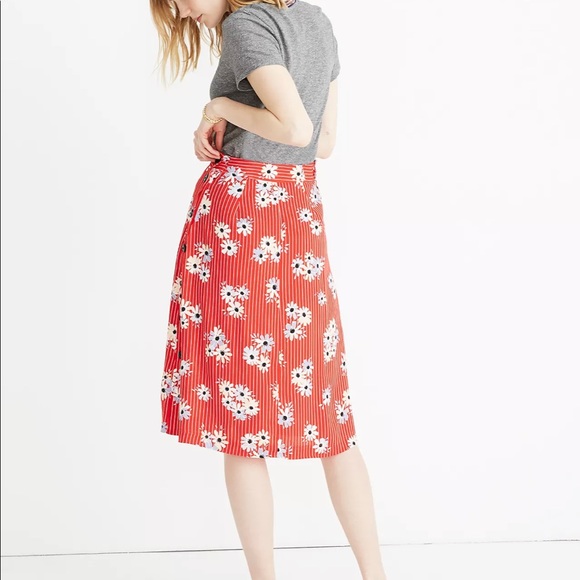 Madewell Side-Button Skirt in Daisy Society - Picture 4 of 14